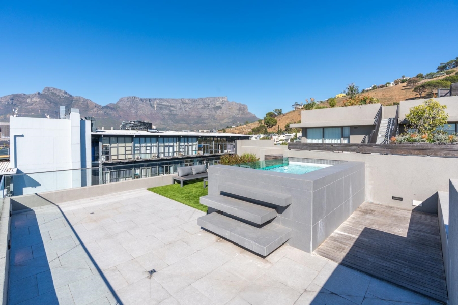 2 Bedroom Property for Sale in Green Point Western Cape